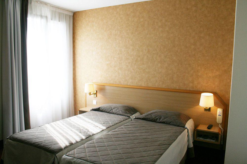 Best Western Le Montmartre - Saint Pierre Paris Room photo